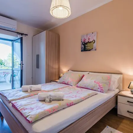 Dujmovic 3* Malinska