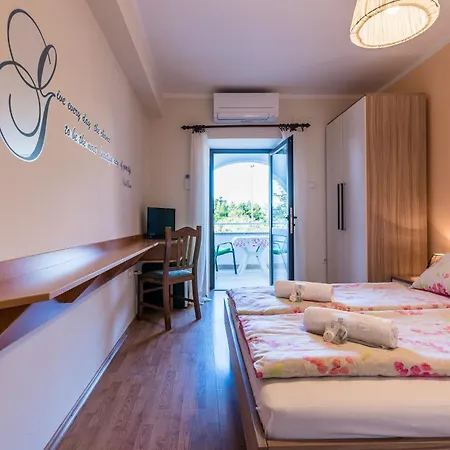 Bed & Breakfast Dujmovic 3*