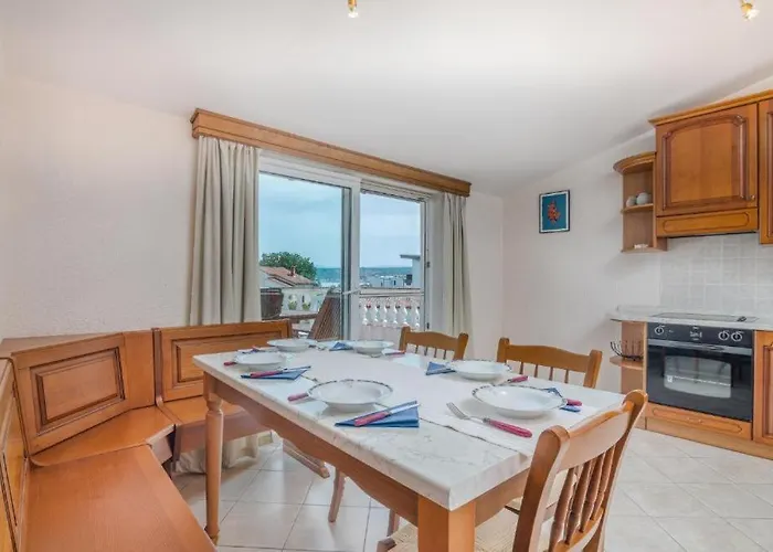 Dujmovic 3* مالينسكا