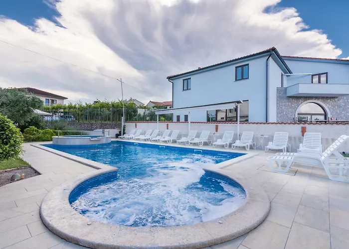 Dujmovic فندق مبيت وإفطار