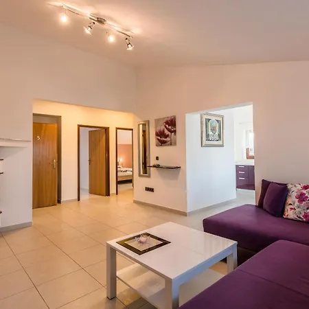 Dujmovic Bed & Breakfast