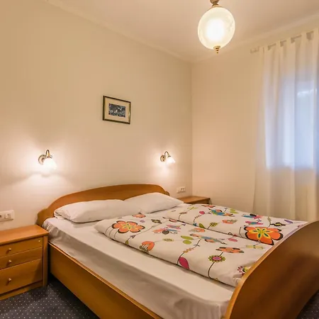 Bed & Breakfast Dujmovic 3*