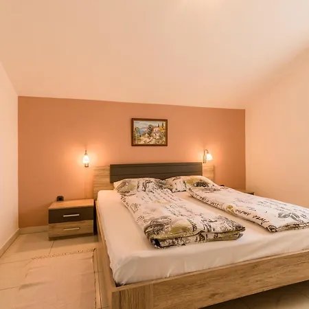 Dujmovic Bed and breakfast 3*