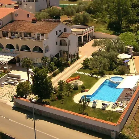 Bed and breakfast Dujmovic 3*