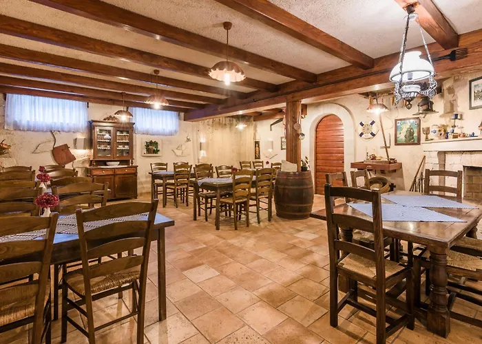 ベッド・アンド・ブレックファスト Dujmovic 3*