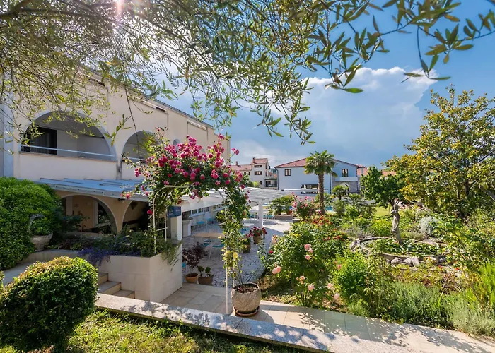 ベッド・アンド・ブレックファスト Dujmovic 3*