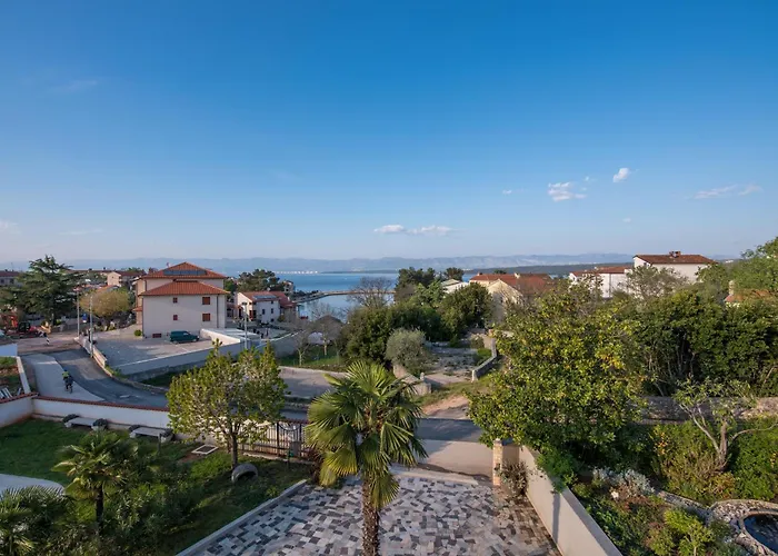 Dujmovic 3* マリンスカ